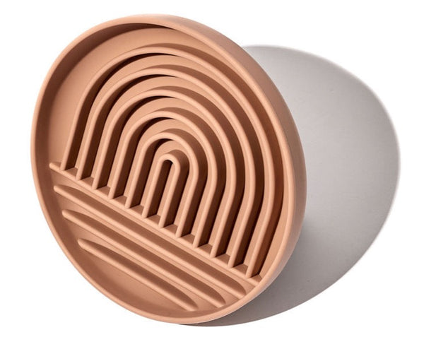 tan slow feeder for dogs