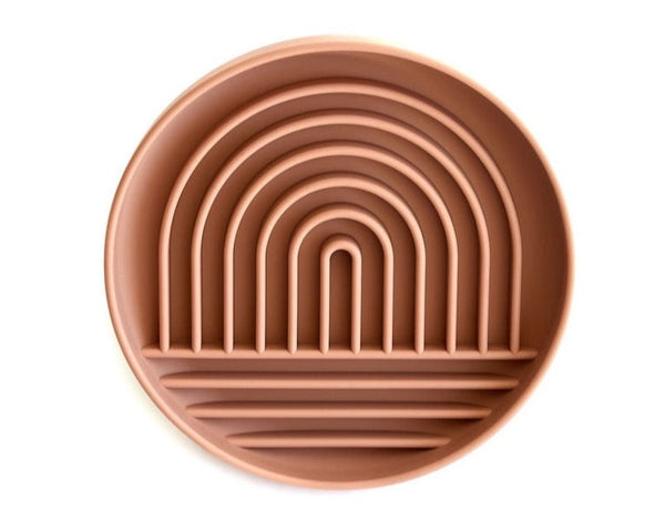 tan slow feeder for dogs